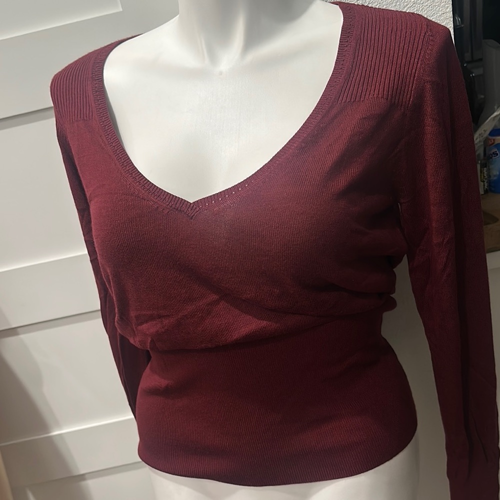 NWT White House Black Market Burgundy Ribbed V-Neck Sweater Size L